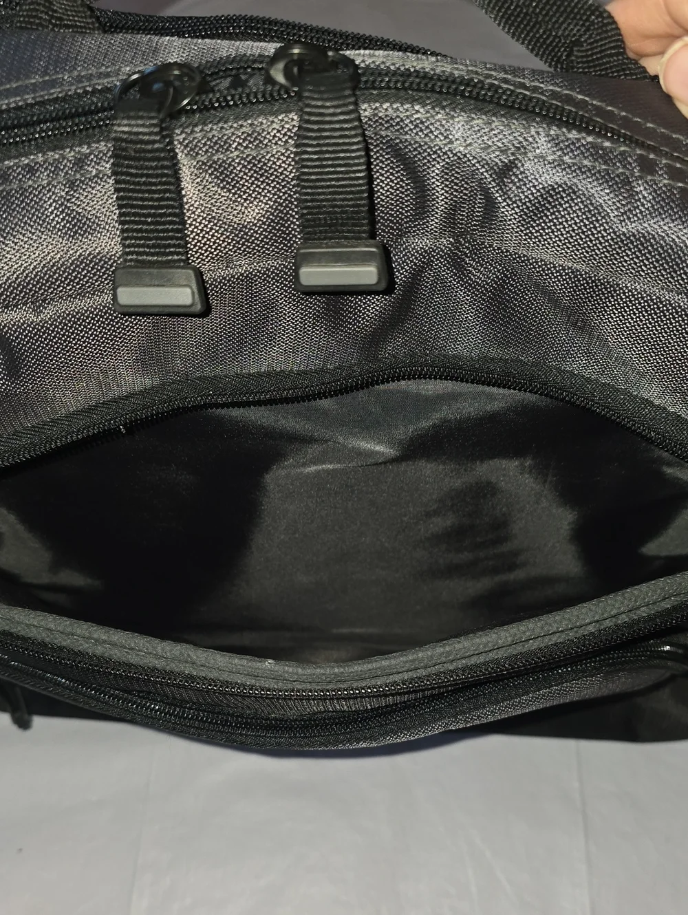 Eddie Bauer Nylon Messenger Laptop Bag Briefcase Travel‎ Gray Black